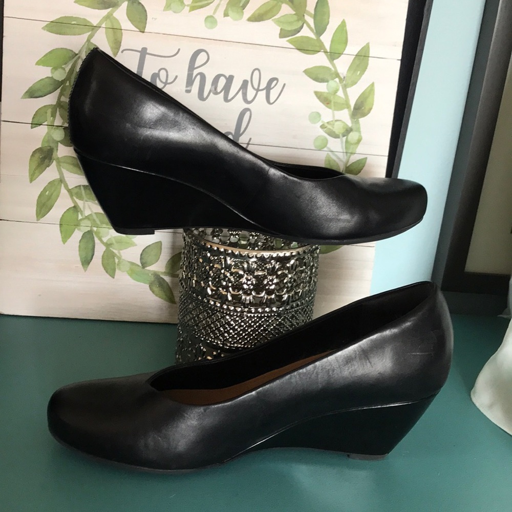 Clarks Artisan Basset Mine Wedge pumps sz 10